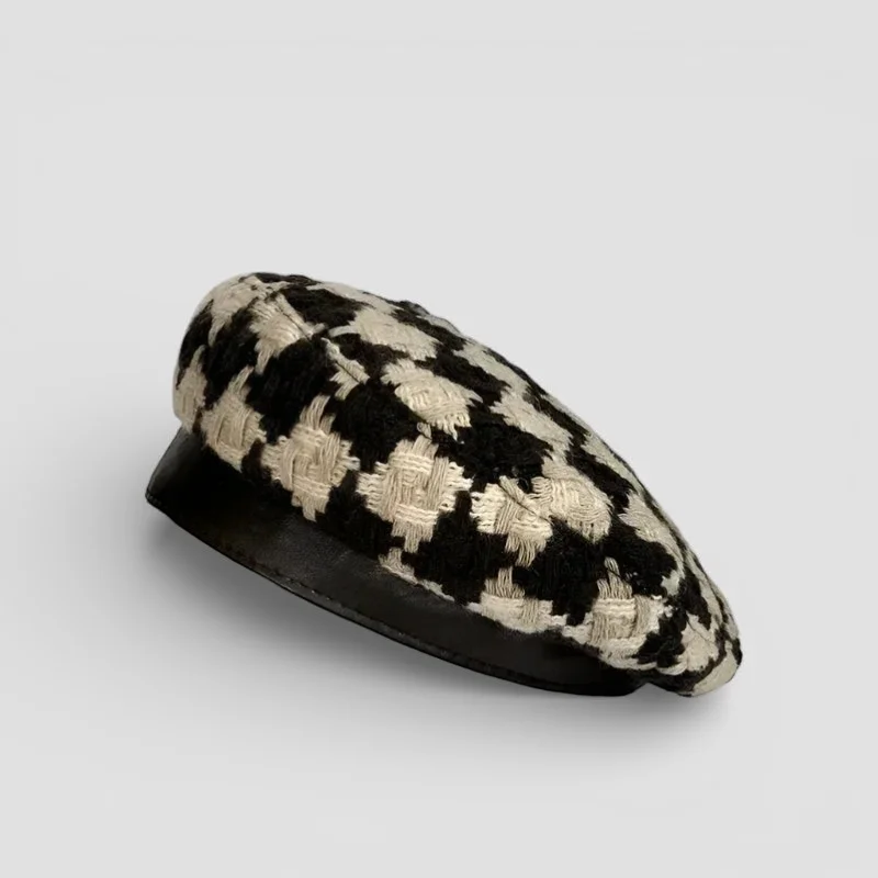 Black and White Beret - Image 3